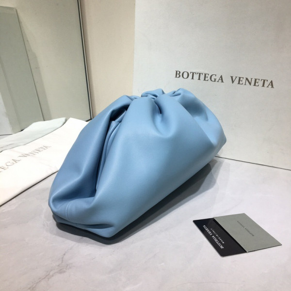 Bo*te*ga ve*ne*ta the pouch