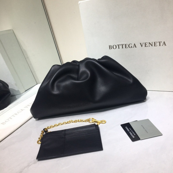 Bo*te*ga ve*ne*ta the pouch