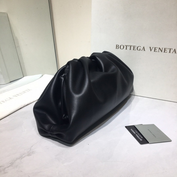 Bo*te*ga ve*ne*ta the pouch