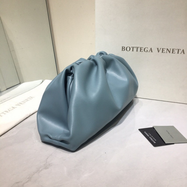 Bo*te*ga ve*ne*ta the pouch
