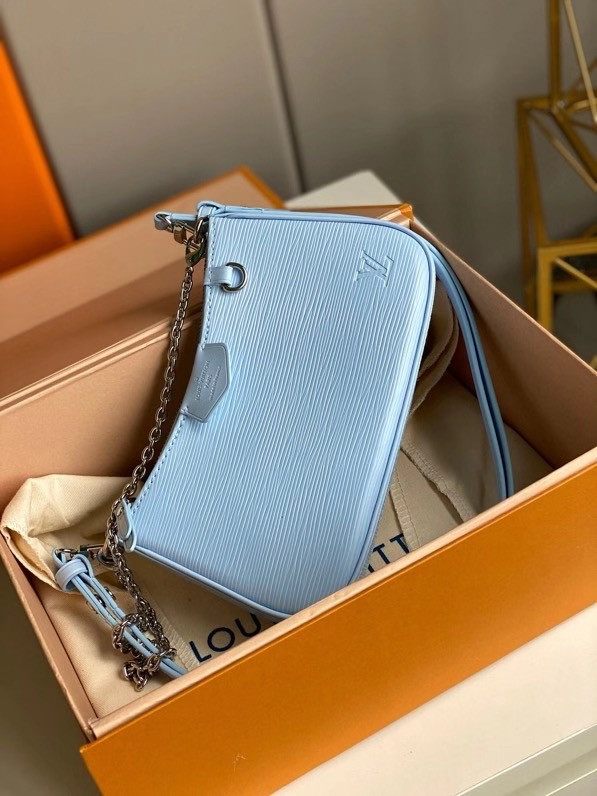 l**is V*t*n easy pouch on strap