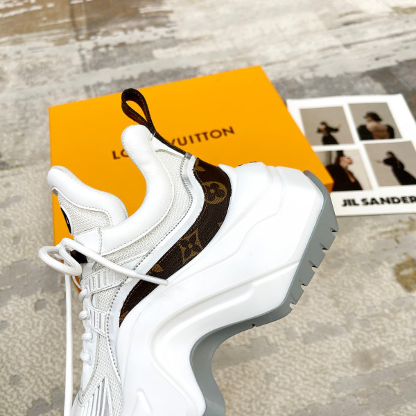 l**is V*t*n archlight 2.0 sneaker