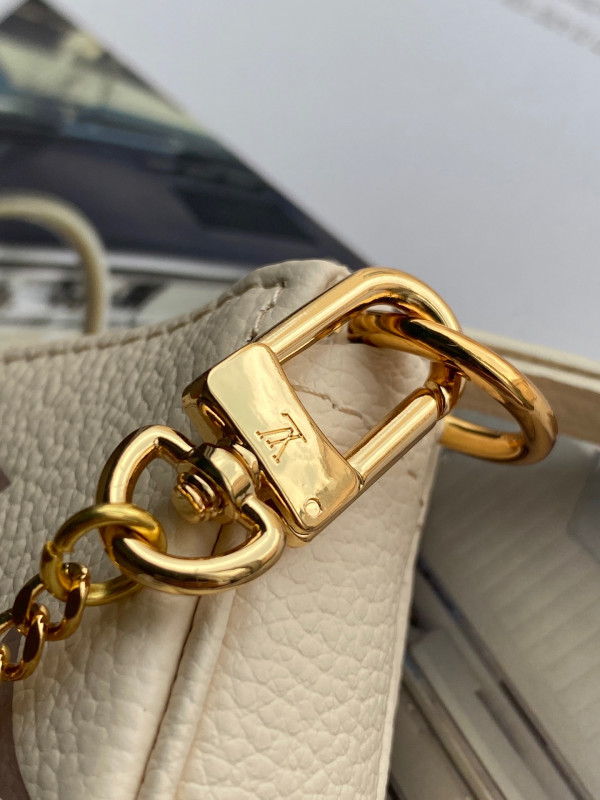 l**is V*t*n mini pochette accessoires