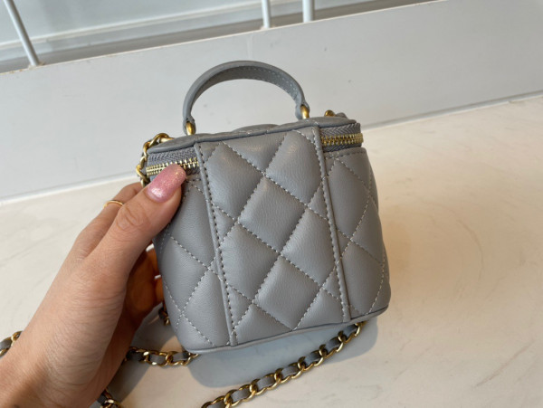 CL VANITY CASE