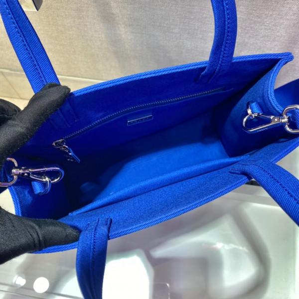 Pra*a tote bag