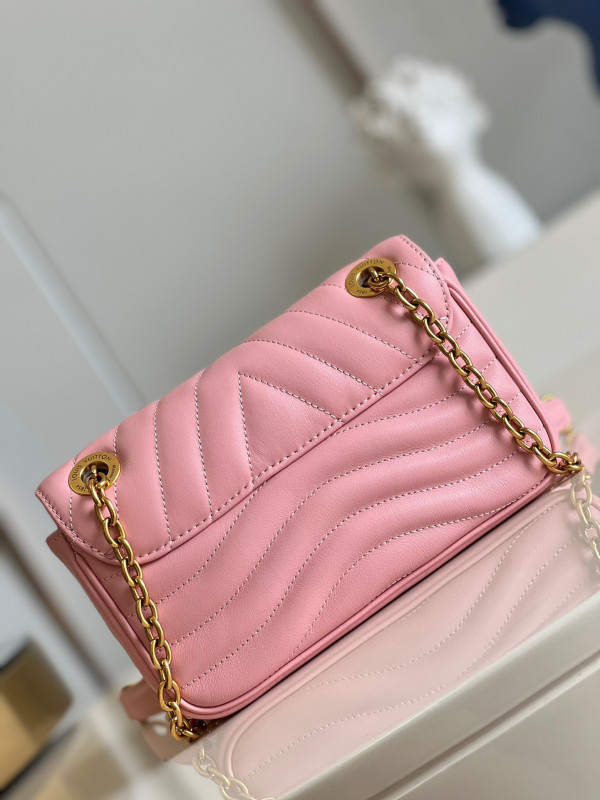l**is V*t*n new wave chain bag pm