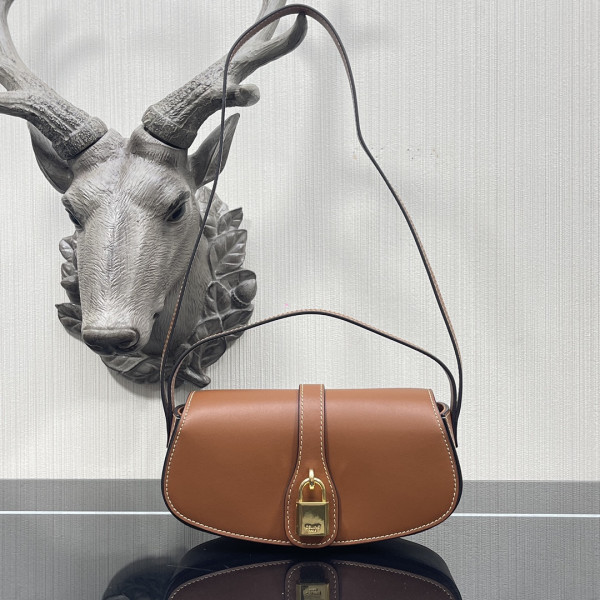 Ce**e clutch on strap