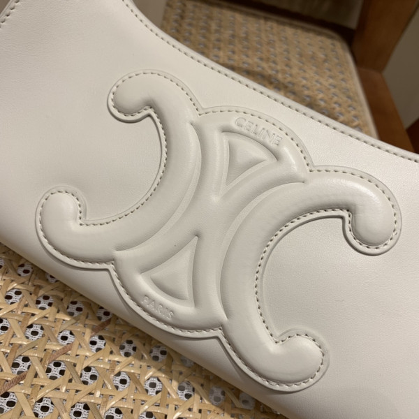 Ce**e shoulder bag cuir triomphe