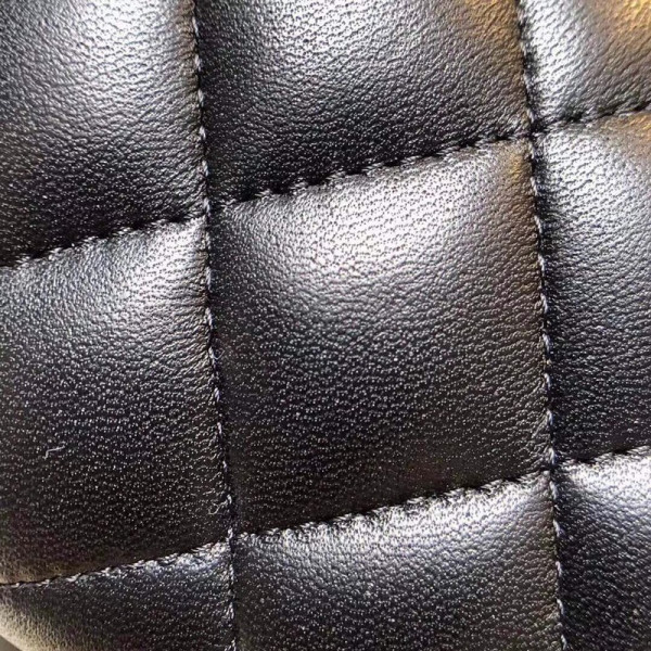 CL FLAP BAG 23CM