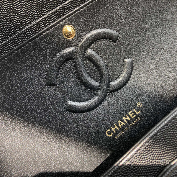 CL FLAP BAG CAVIAR 25.5cm