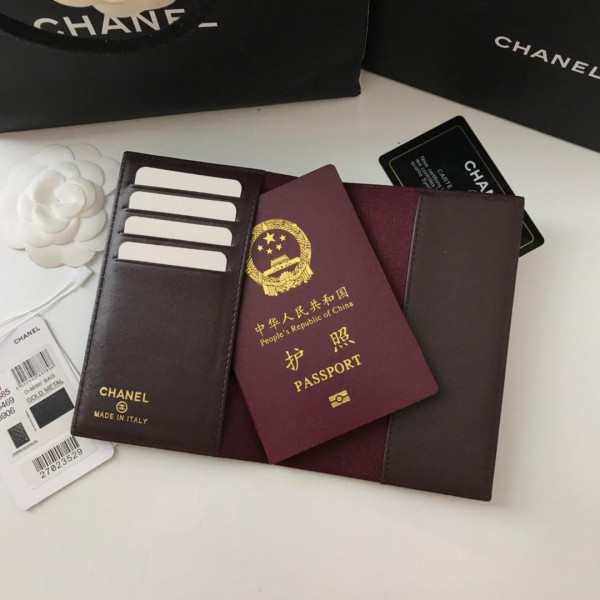 CL PASSPORT HOLDER