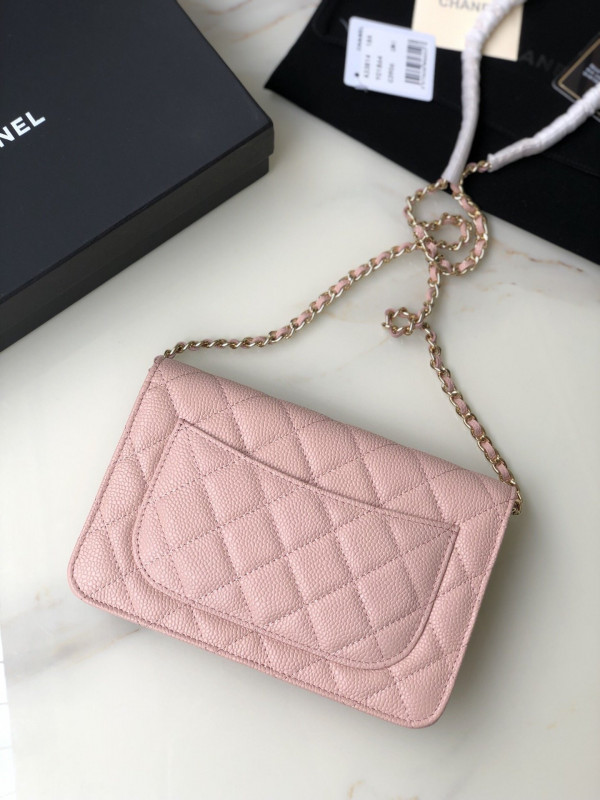 CL CHAIN WALLET CAVIAR WITH GOLD HARDWARE