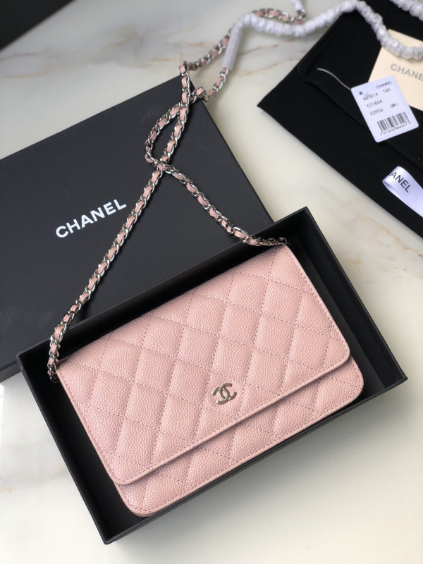 CL CHAIN WALLET CAVIAR WITH SILVER HARDWARE