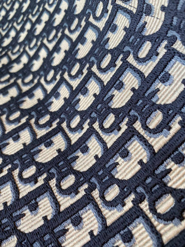 medium D*or book tote