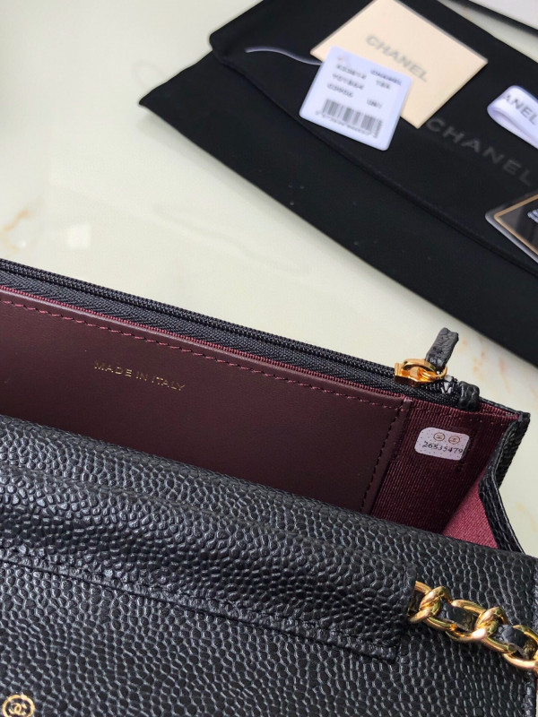 CL CHAIN WALLET CAVIAR