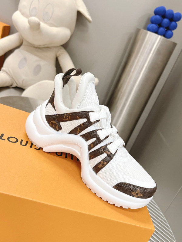 l**is V*t*n archlight sneaker