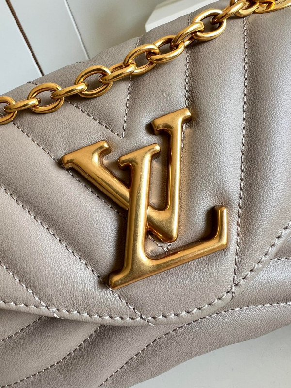 l**is V*t*n new wave chain bag pm