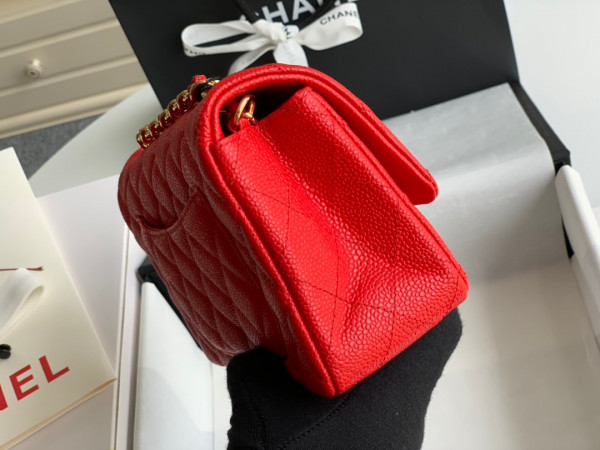 CL FLAP BAG CAVIAR