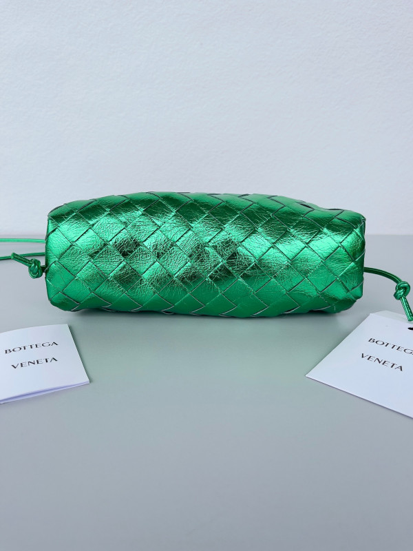 Bo*te*ga ve*ne*ta mini pouch