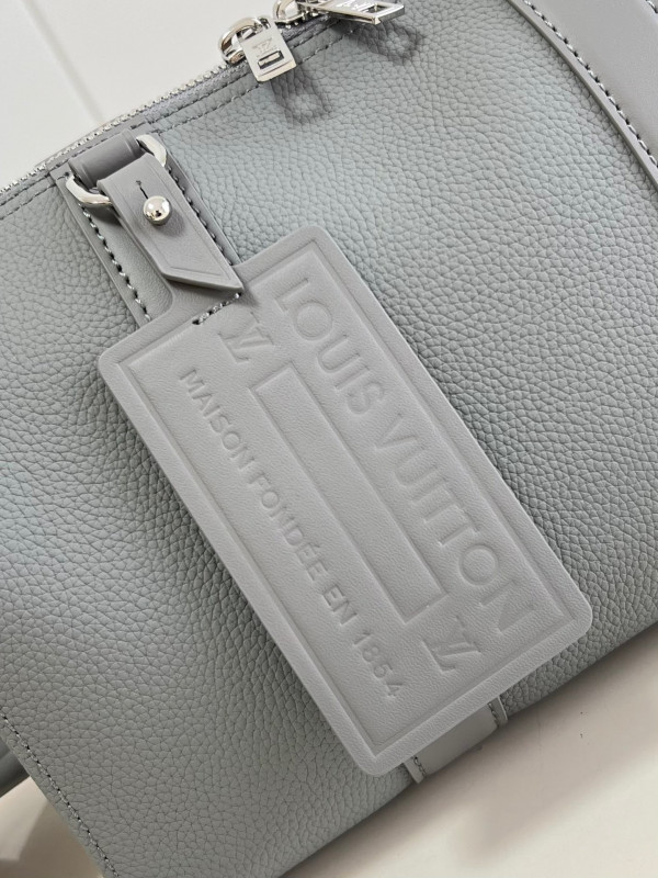 l**is V*t*n city keepall