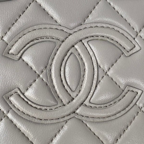 CL VANITY CASE