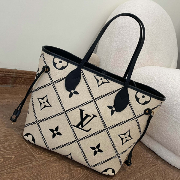 l**is V*t*n neverfull mm