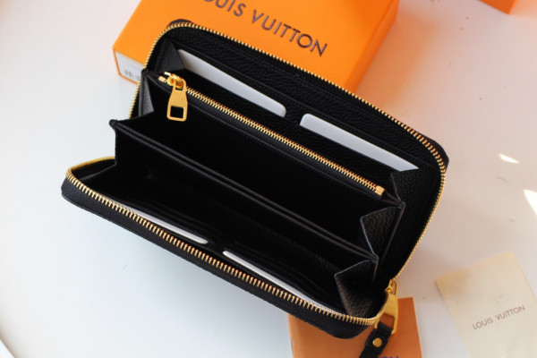l**is V*t*n zippy wallet