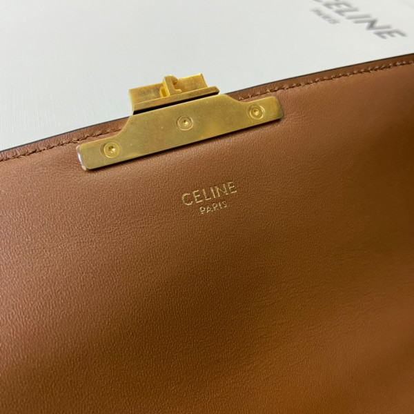 Ce**e chain bag triomphe