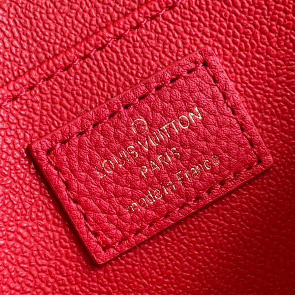 l**is V*t*n cosmetic pouch
