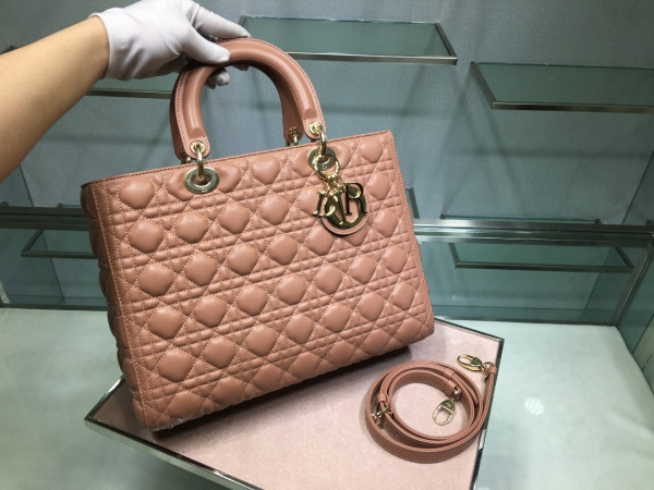 large lady D*or bag