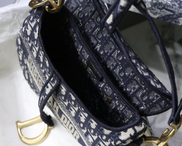 D*or saddle bag