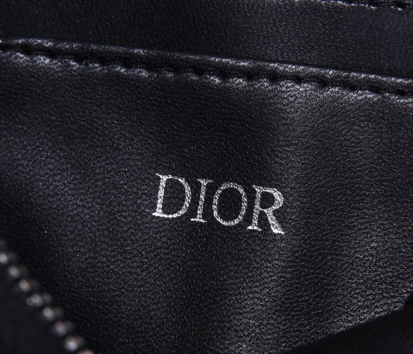 D*or pouch with shoulder strap
