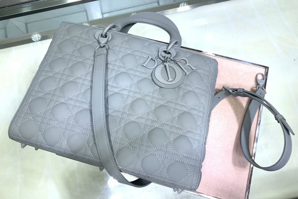 large lady D*or bag