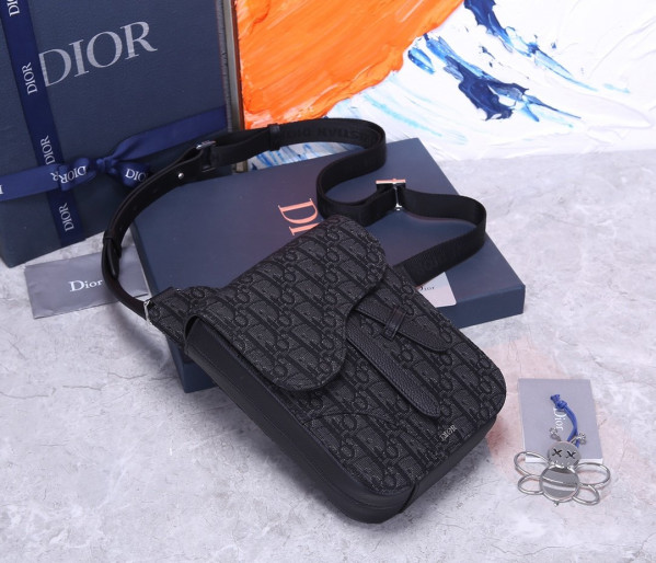 D*or saddle pouch
