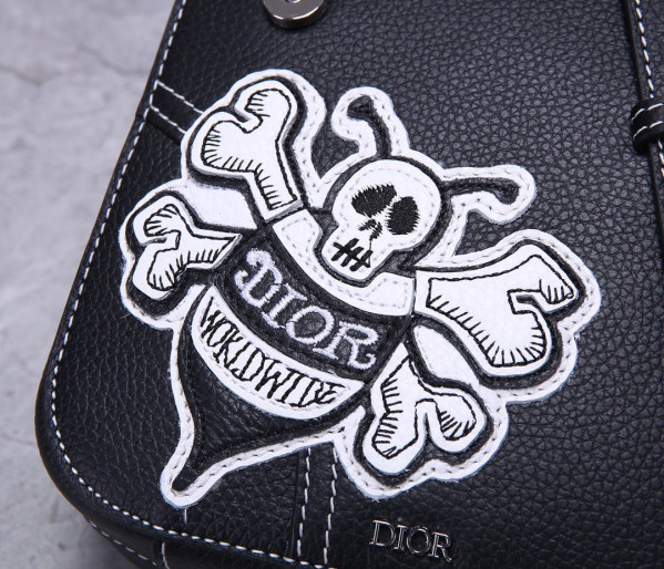 D*or saddle pouch