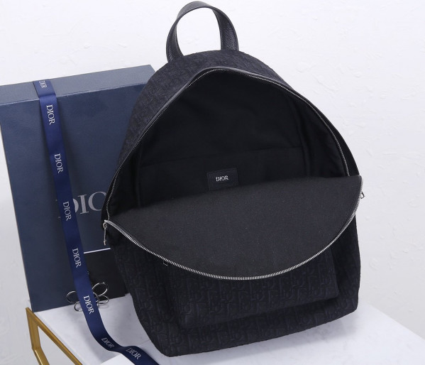 D*or backpack