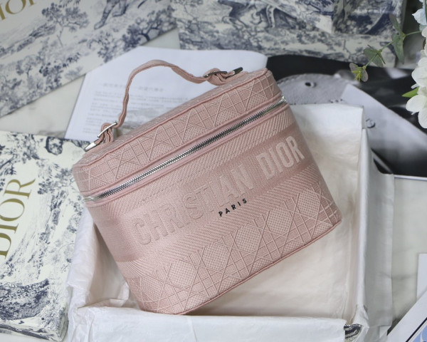 D*or vanity case-24-17-13.5cm
