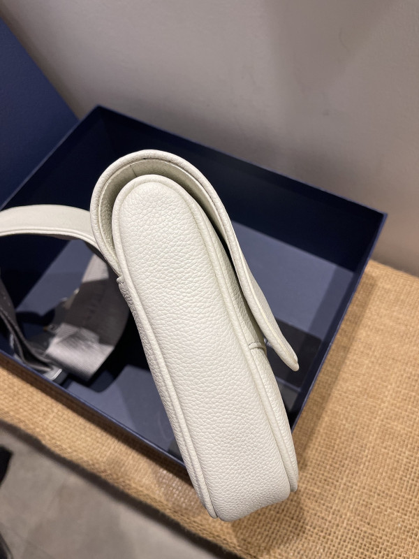 D*or saddle bag