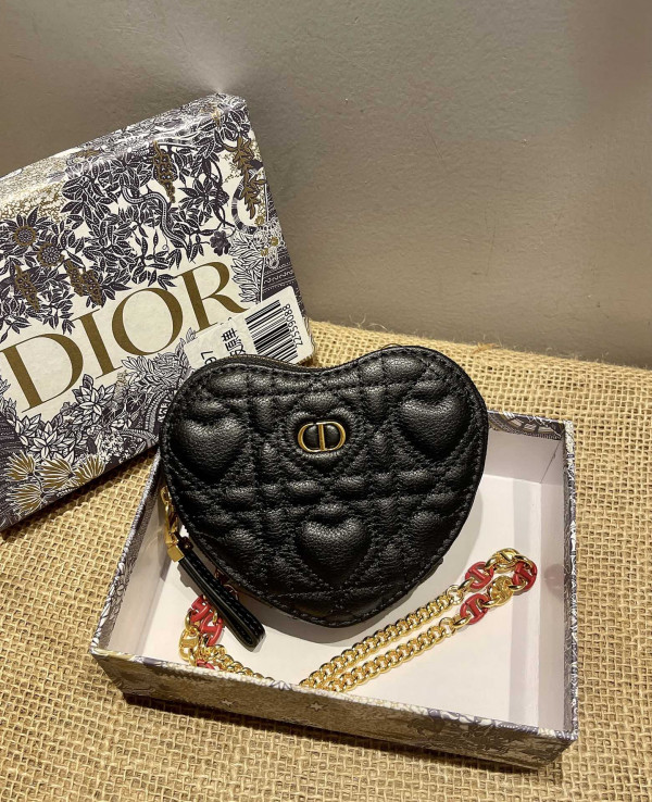 D*or D*oramour caro heart pouch with chain