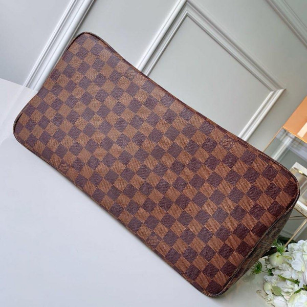 l**is V*t*n neverfull gm