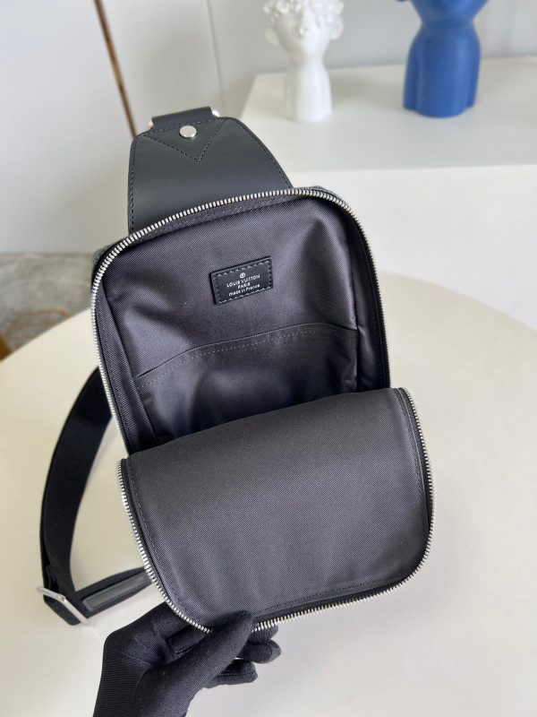 l**is V*t*n avenue slingbag