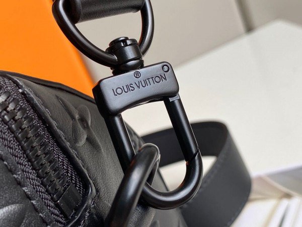 l**is V*t*n city keepall