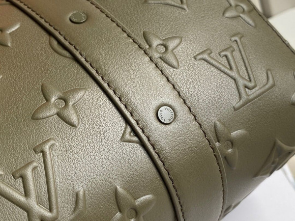 l**is V*t*n city keepall