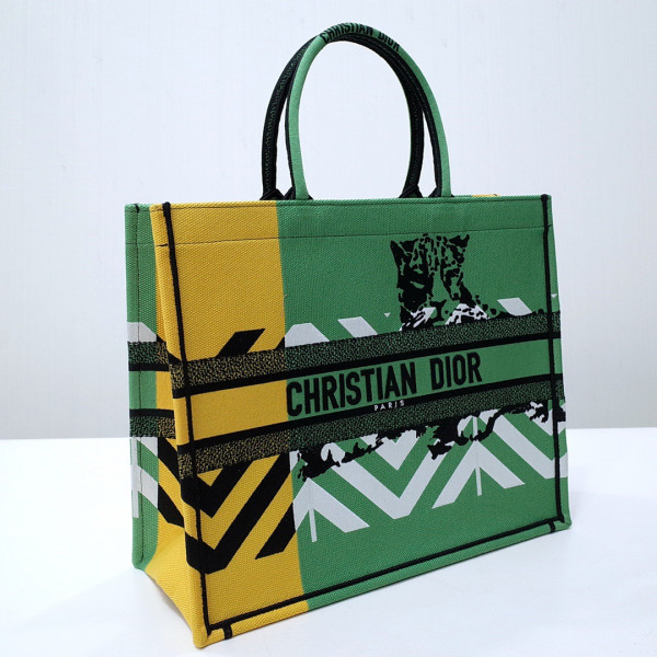 large D*or book tote
