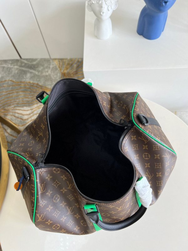 l**is V*t*n keepall bandouliÈre 50