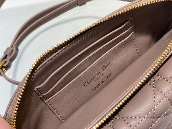 D*or caro pouch with chain