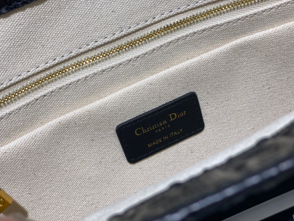 D*or small book tote
