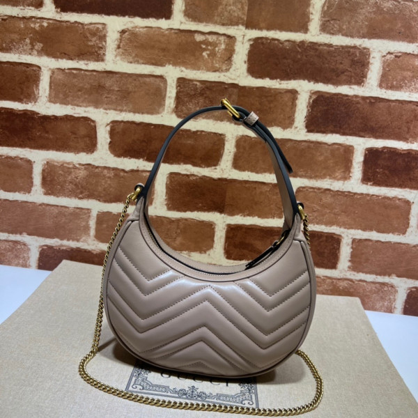 G*u*i gg marmont half-moon-shaped mini bag