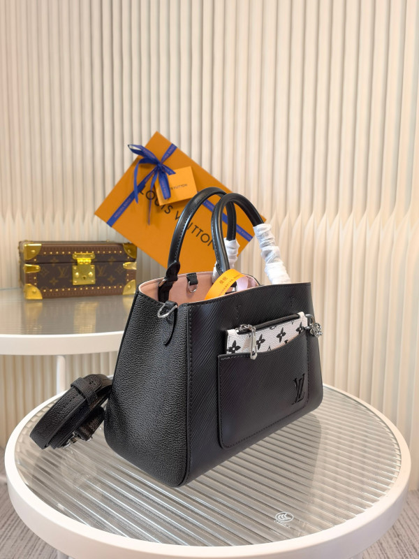 l**is V*t*n marelle tote bb