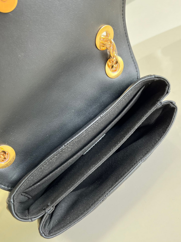 l**is V*t*n new wave chain bag pm